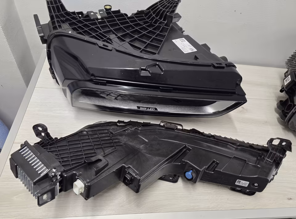 BMW G70 Headlight LED Crystal Swarovski right left 5A63722 - Image 10