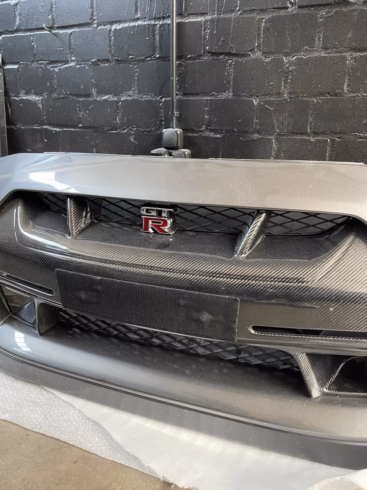 Nissan GT-R R35 CBA front bumper with carbon grill - Image 2