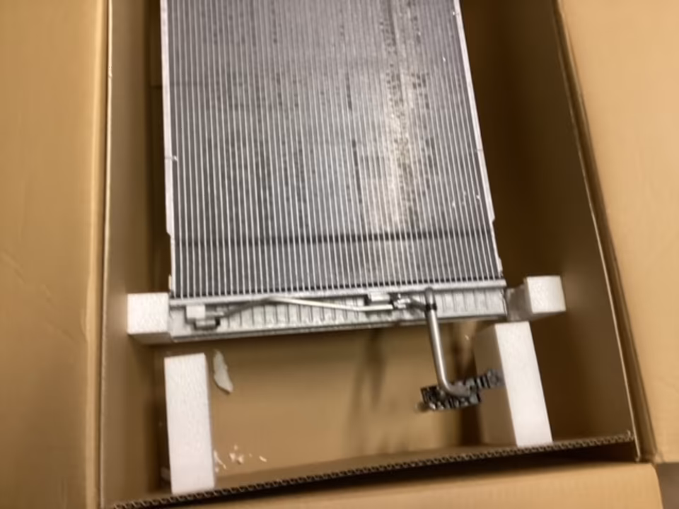 Nissan 370Z Radiator 21410-JK20B - Image 4