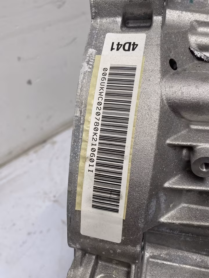 gearbox Audi A7 2.0 TFSI year 2021 code UKW with only 52km - Image 4