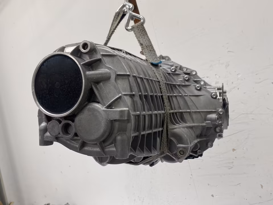 gearbox Audi A7 2.0 TFSI year 2021 code UKW with only 52km - Image 5