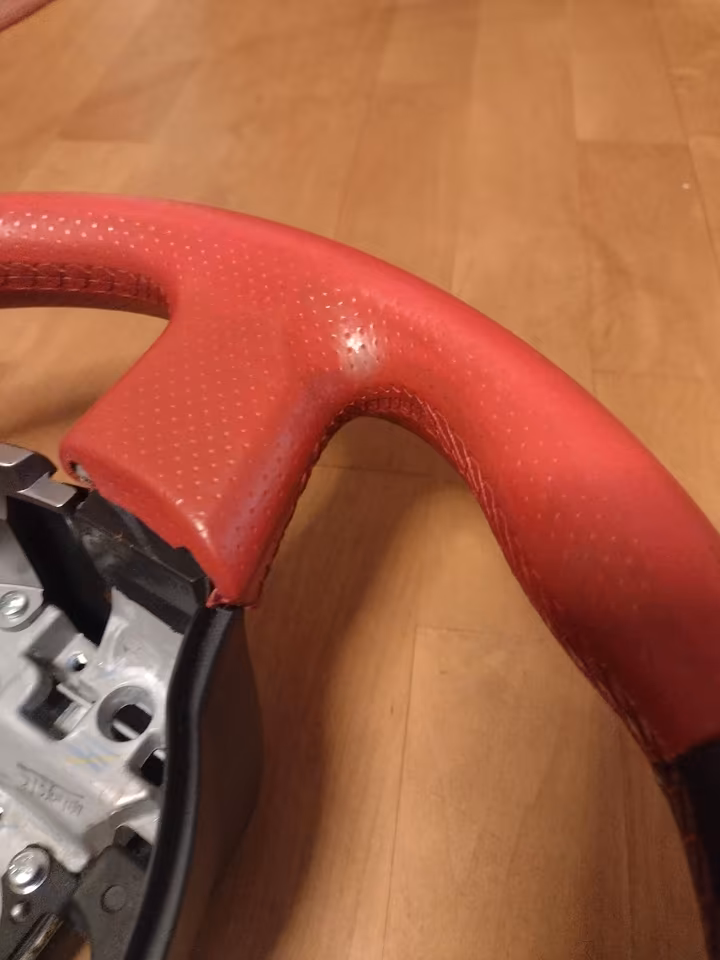 Toyota GT86 steering wheel - Image 9