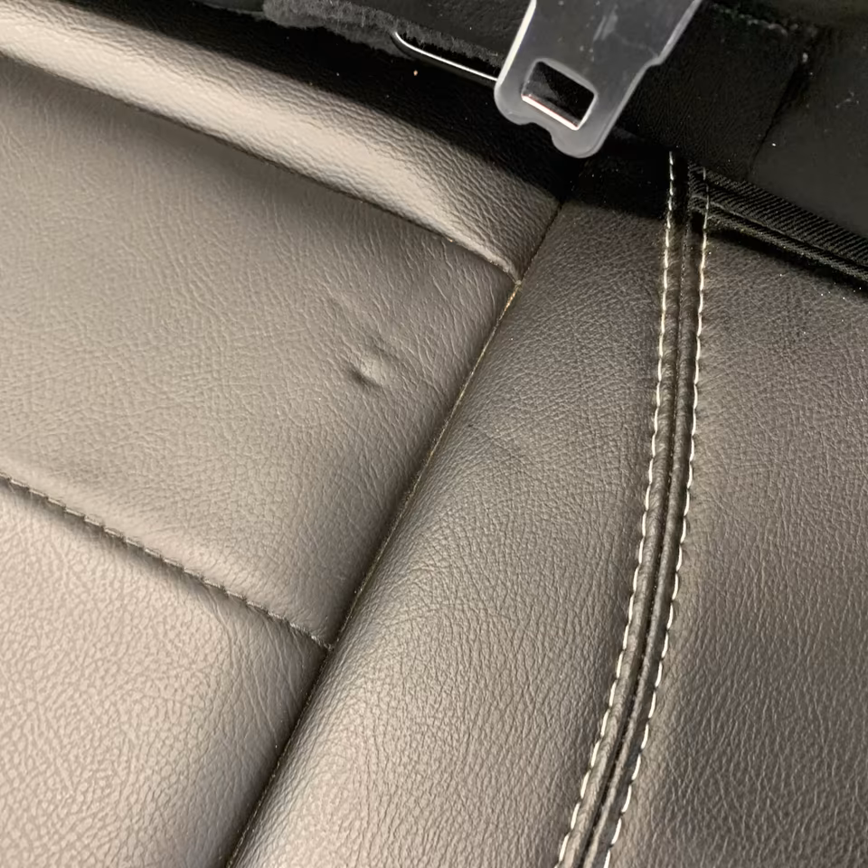 Jeep Wrangler JL Overland Interior Seats Door Panels - Image 7