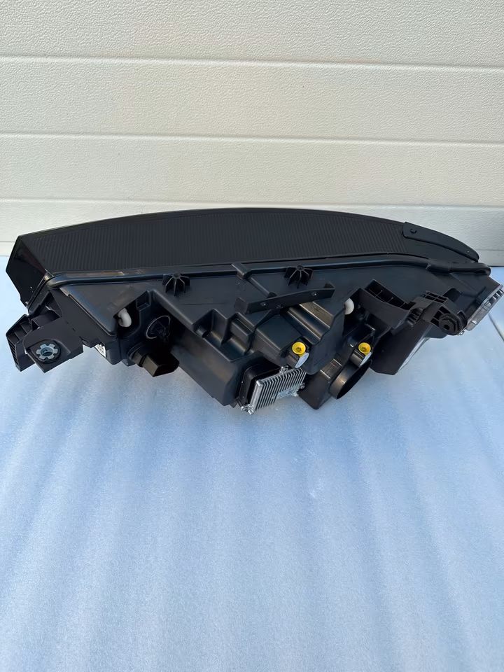 VW ID4 Headlights Left Right 11B941005B 11B941006B - Image 13