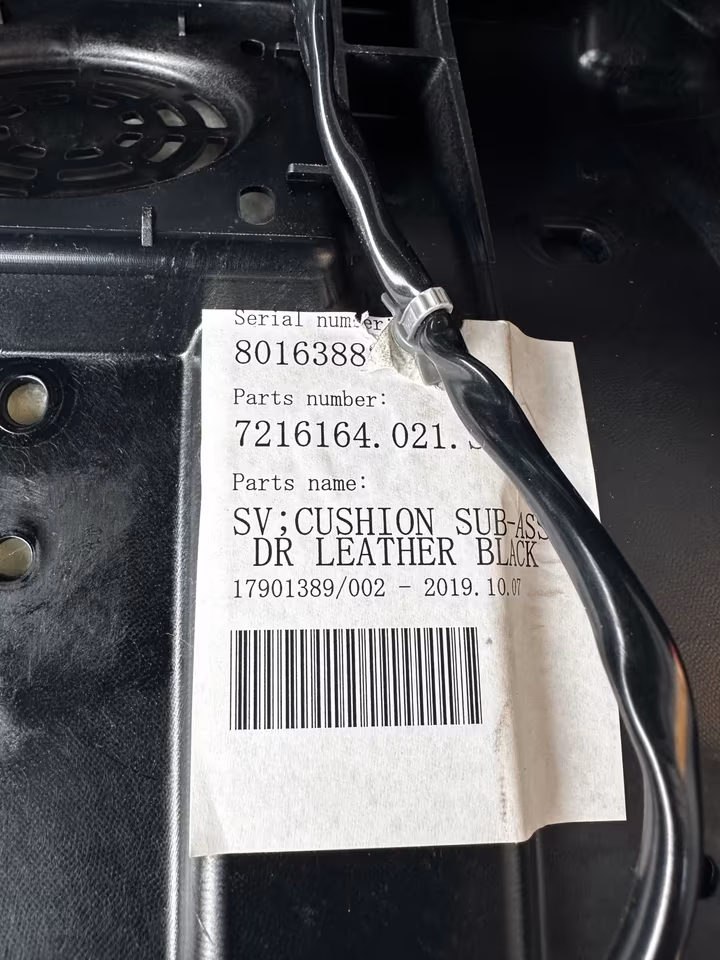 Nissan GT-R R35 original Recaro carbon hard shell seats Track Edition - Image 8