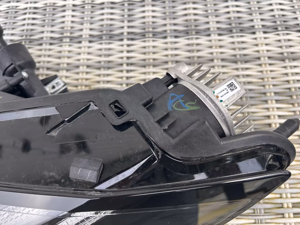 Corvette C8 LED headlights left and right *Like New* - Image 11