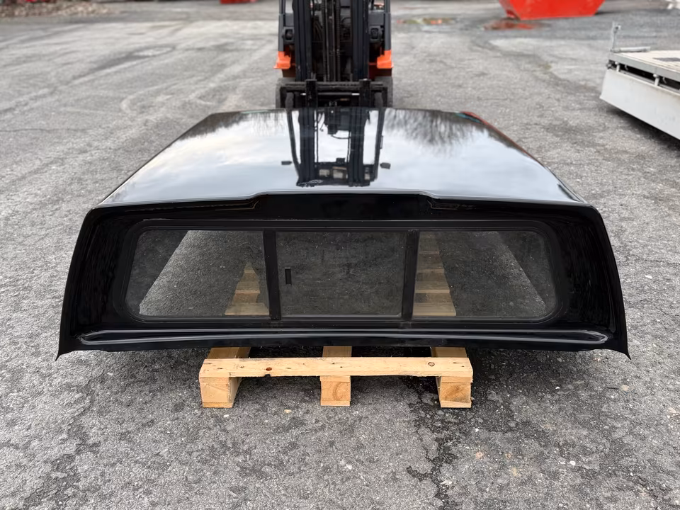LEER 100XL Hardtop for Dodge RAM Gen 5 Crew Cab (5.7 ft Bed) BLK - Image 5