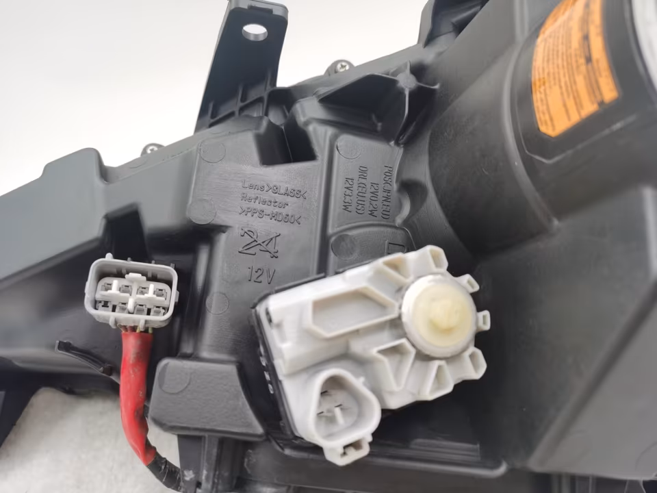 Headlight Toyota GT86 Xenon Right - Image 2