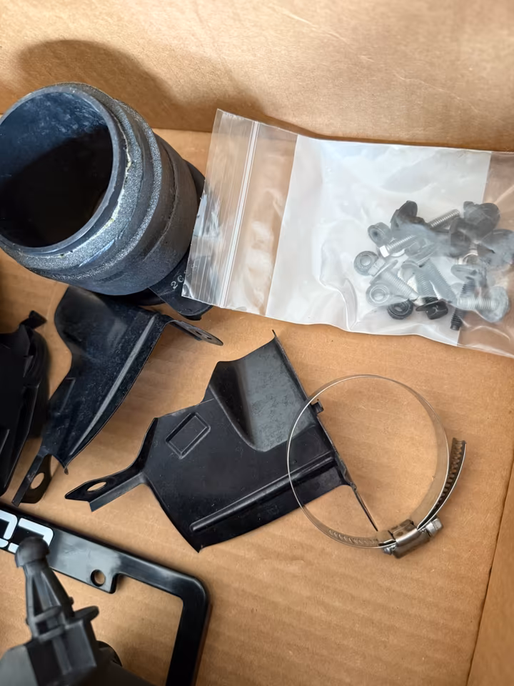 Nissan R35 GTR - OEM intake, air filter box, air filter - Image 3