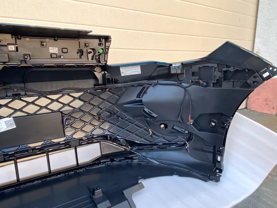 VW Tiguan 571 R-Line Front Bumper 6 PDC with Camera - Image 6