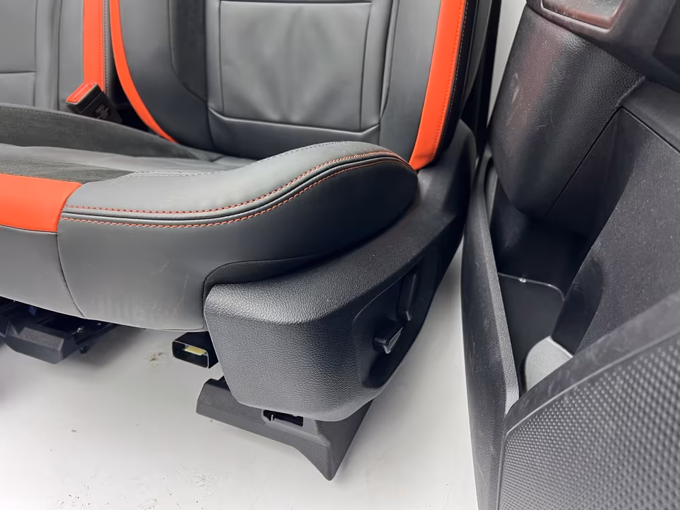Ford Ranger VI Raptor Interior Seats Door Panels - Image 7