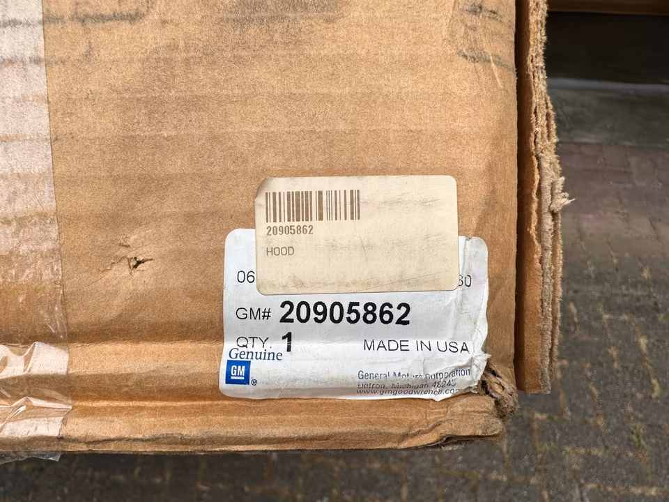 Corvette C6 B92 Carbon Fiber Hood, Original New - Image 2