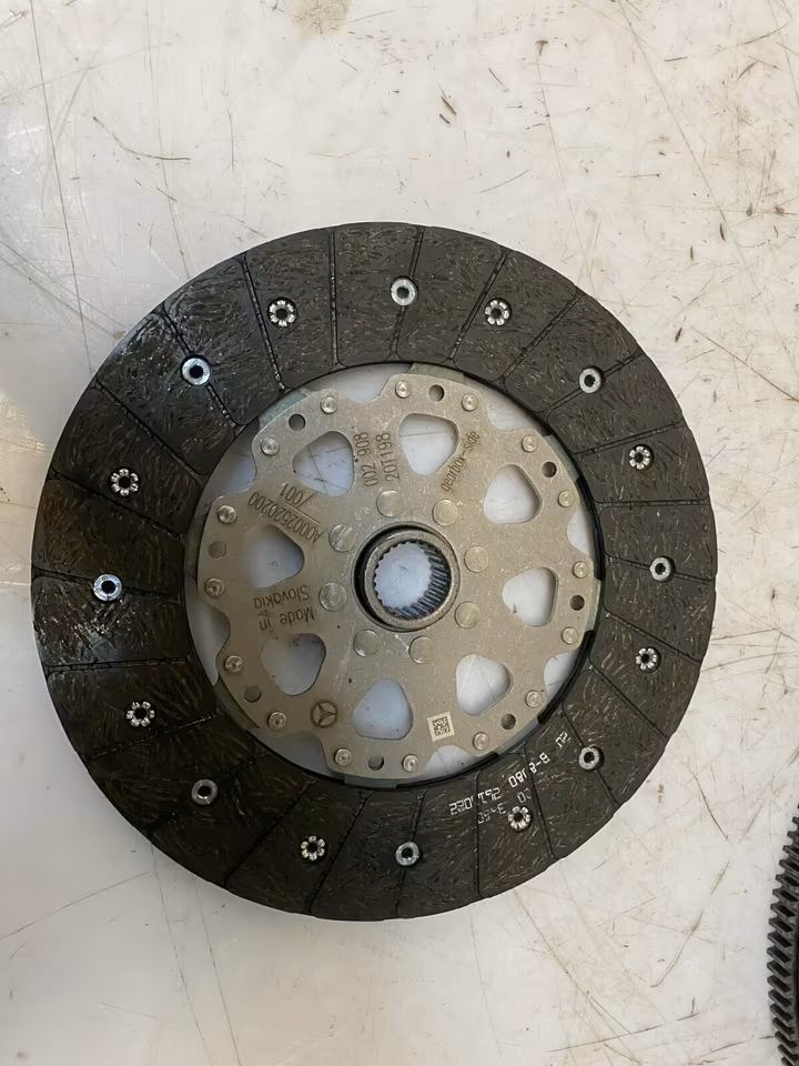 flywheel with clutch disc MB Sprinter A6510300600 - Image 3