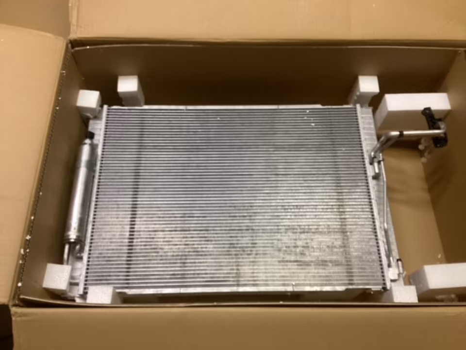 Nissan 370Z Radiator 21410-JK20B - Image 8