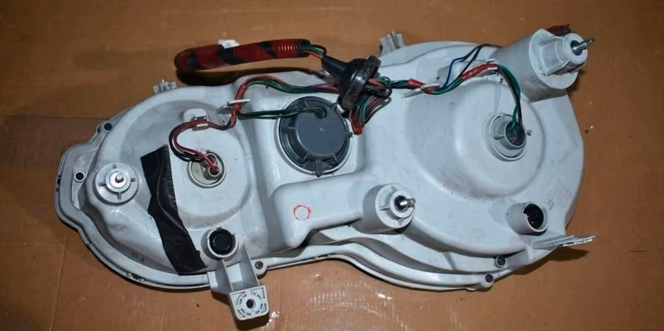 NISSAN GTR GT-R R35 2013 RIGHT TAILLIGHT - Image 2