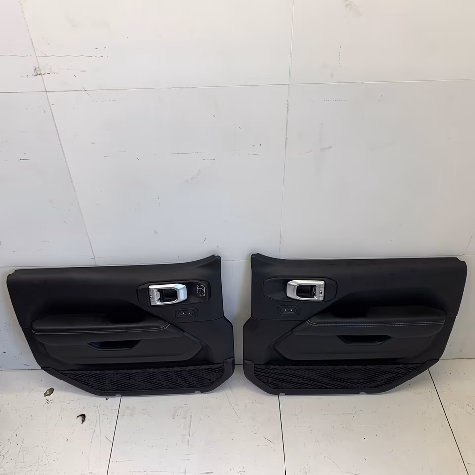 Jeep Wrangler JL Overland Interior Seats Door Panels - Image 12