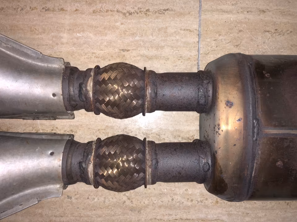 Nissan GT-R R35 Mid Muffler Catalytic Converter Exhaust Mid Y Pipe Cat - Image 2