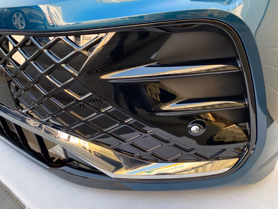 VW Tiguan 571 R-Line Front Bumper 6 PDC with Camera - Image 18