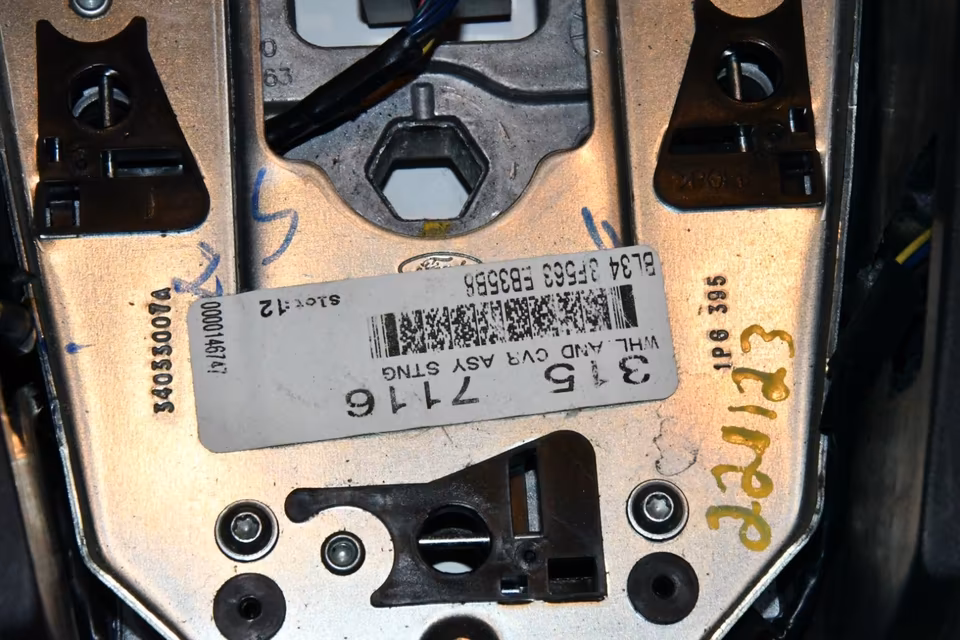 Ford F150 2009 - 2014 Leather Steering Wheel Black Original OEM - Image 5