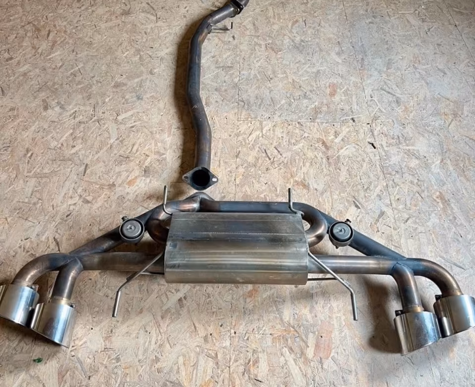 Nissan GTR R35 V&L Berend exhaust system / muffler