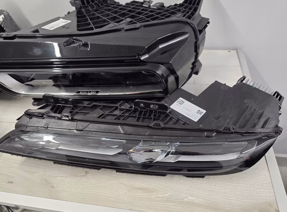 BMW G70 Headlight LED Crystal Swarovski right left 5A63722 - Image 13