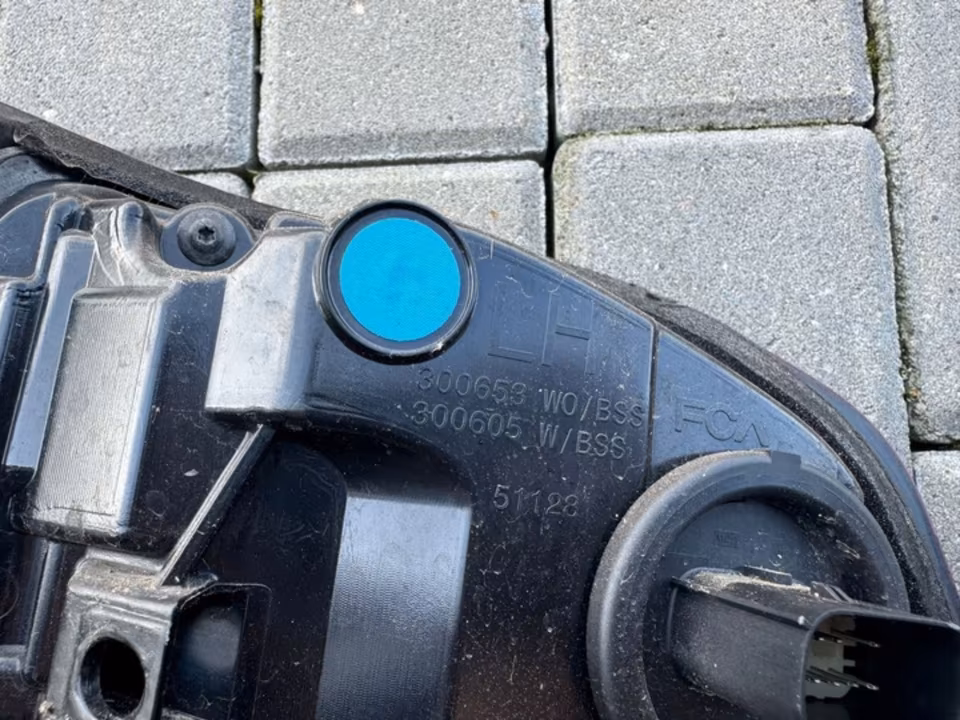 Dodge Ram V 1500 taillight L+R EU - Image 3