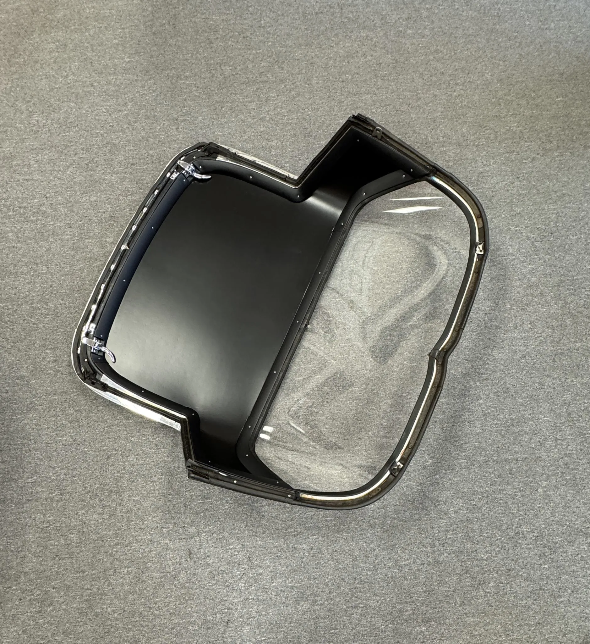 Vinyl-Covered Chevrolet Corvette C2 Removable Hardtop - Image 12