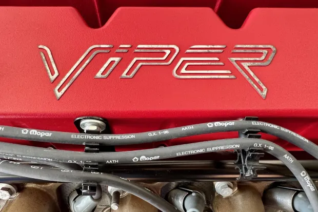 Dodge Viper RT/10 8.0L V10 Engine - Image 9
