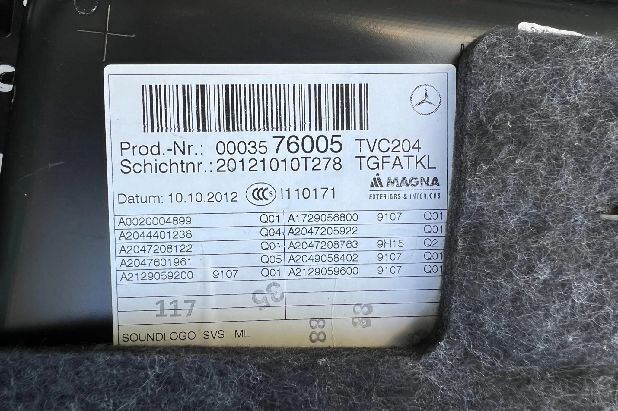 Mercedes-Benz C63 AMG Coupe Seats and Interior Trim - Image 17