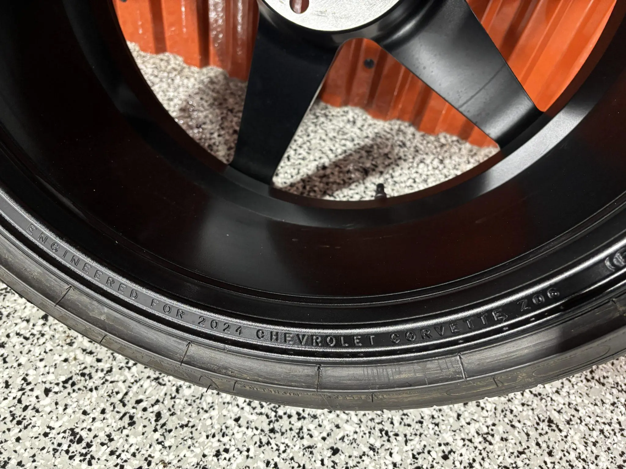 20×10″ and 21×13″ Vossen M-X5 Monoblock Wheels for C8 Corvette - Image 5