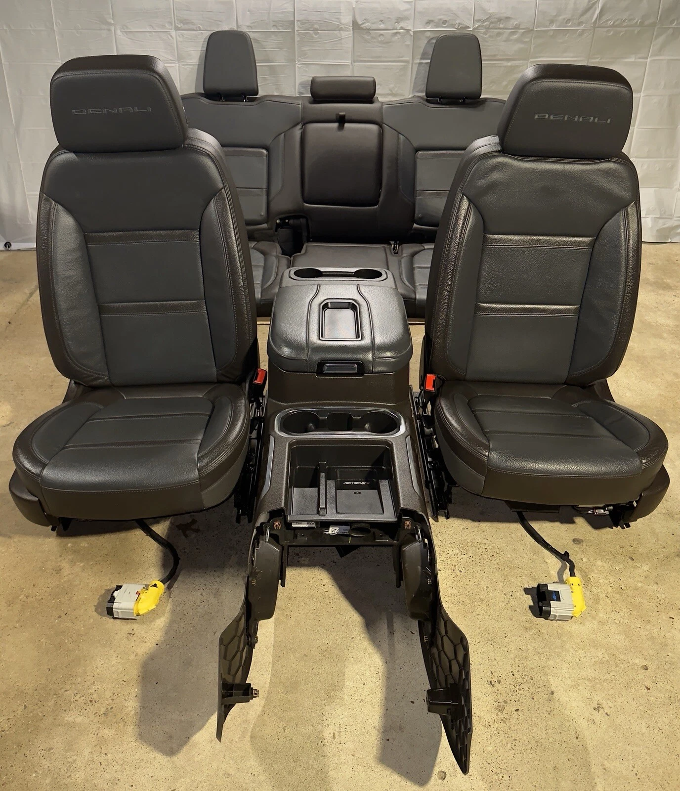 2019-2023 GMC Sierra Denali Dark Walnut/Dark Ash Grey Leather Seats With Console