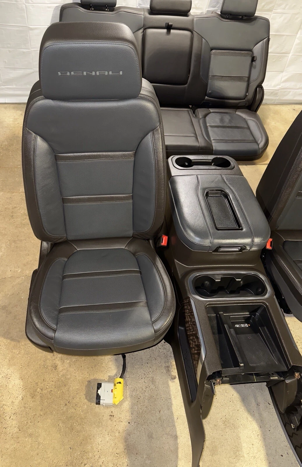 2019-2023 GMC Sierra Denali Dark Walnut/Dark Ash Grey Leather Seats With Console - Image 13