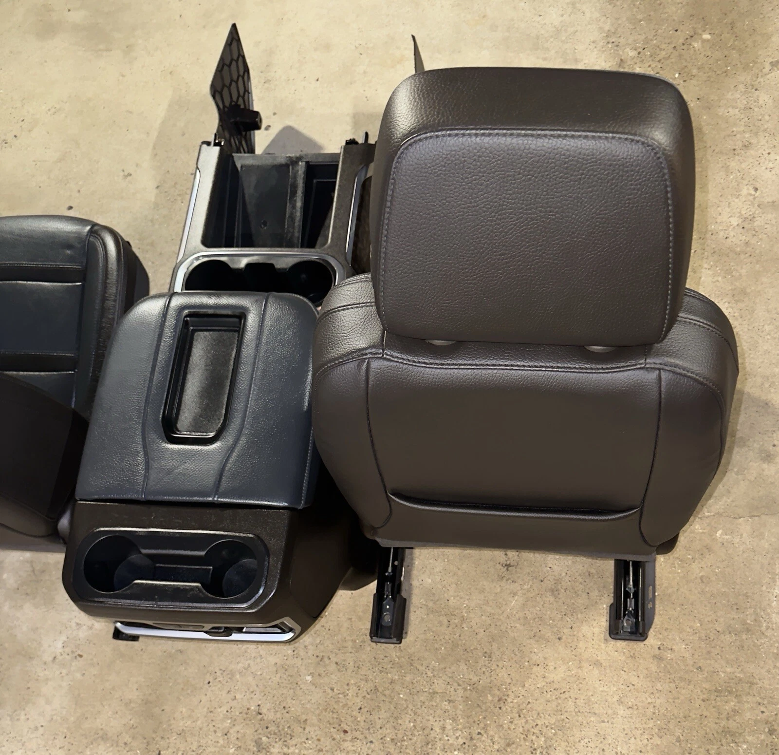 2019-2023 GMC Sierra Denali Dark Walnut/Dark Ash Grey Leather Seats With Console - Image 12