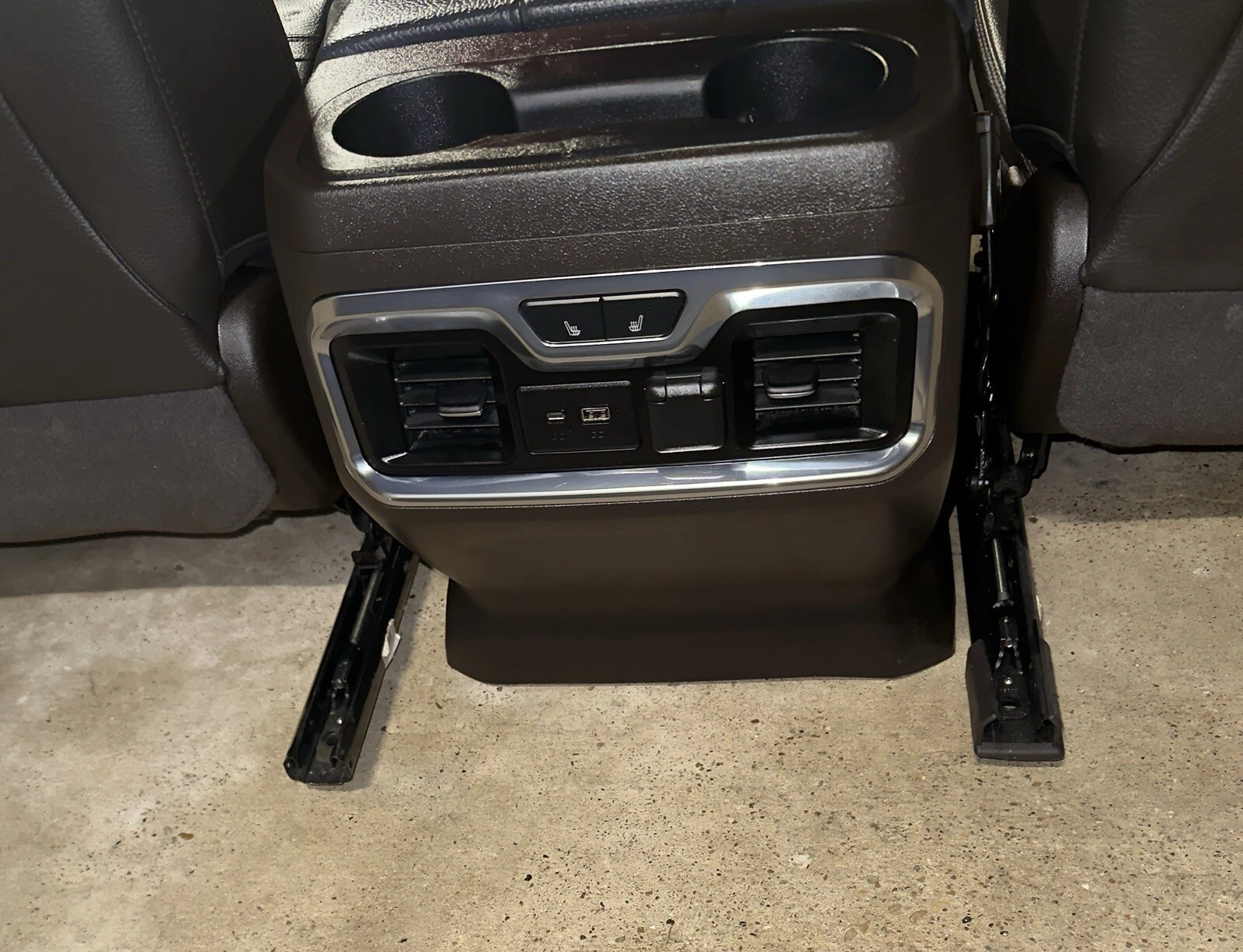 2019-2023 GMC Sierra Denali Dark Walnut/Dark Ash Grey Leather Seats With Console - Image 10