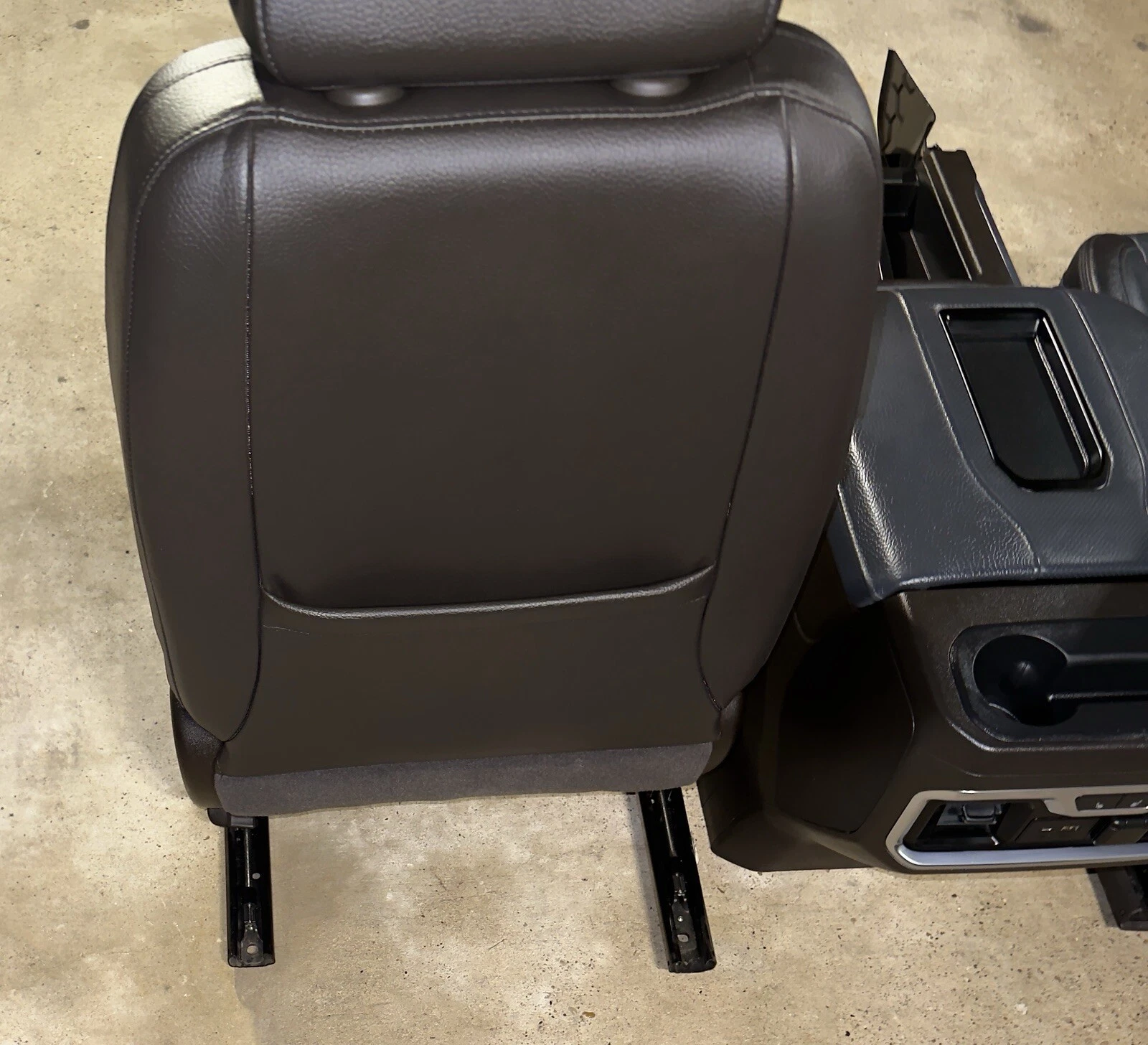 2019-2023 GMC Sierra Denali Dark Walnut/Dark Ash Grey Leather Seats With Console - Image 8