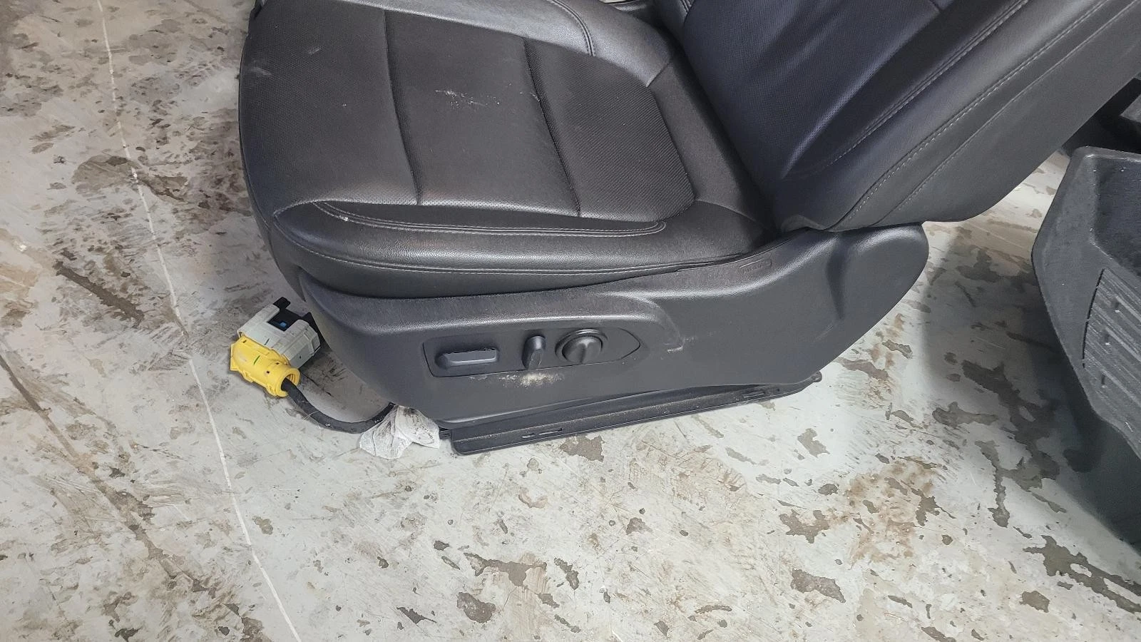 2020-2025 Sierra 1500 2500 3500 SLT Black *Front/Back Seats* w/Console SEE PICS - Image 15