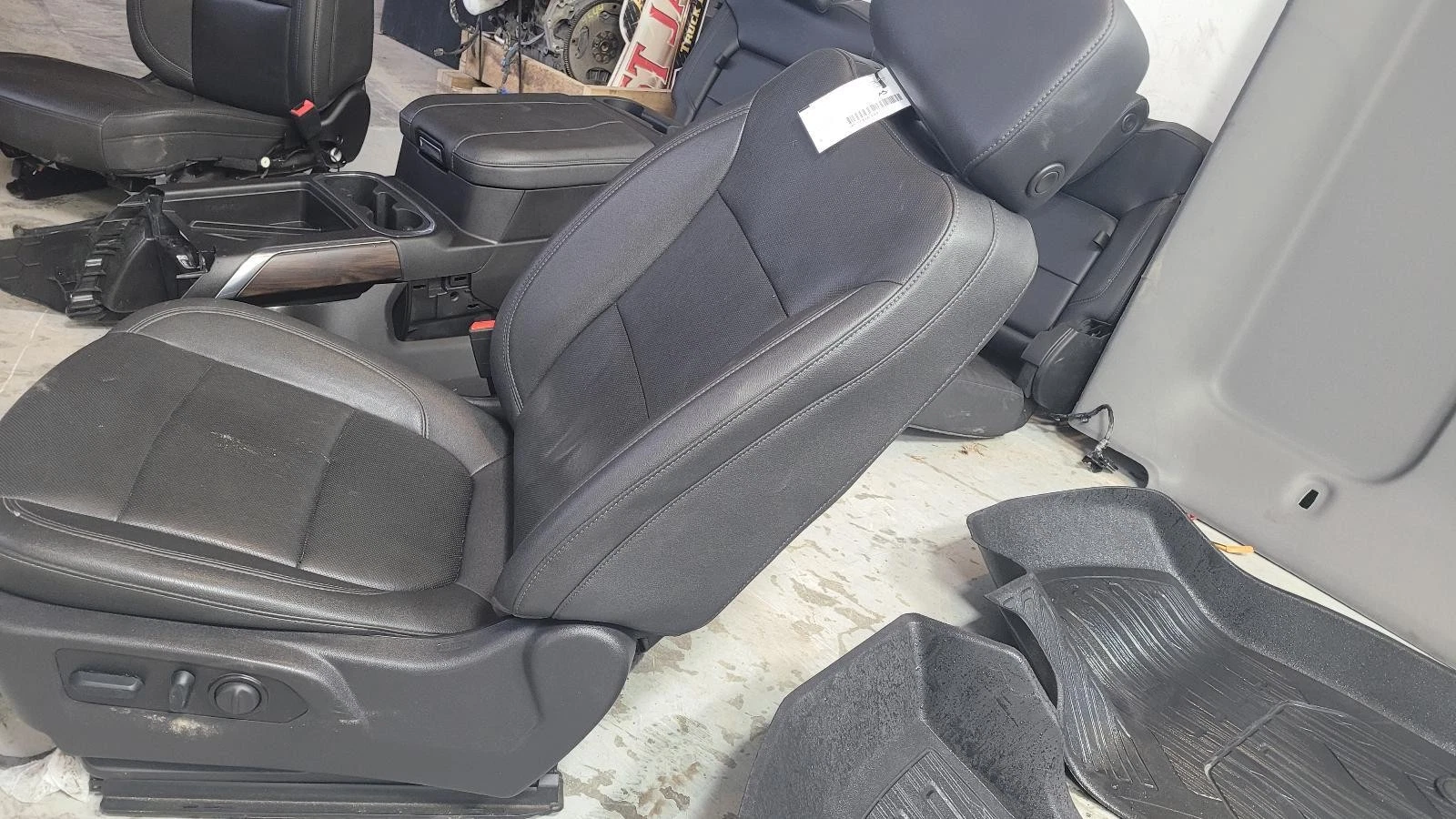 2020-2025 Sierra 1500 2500 3500 SLT Black *Front/Back Seats* w/Console SEE PICS - Image 4