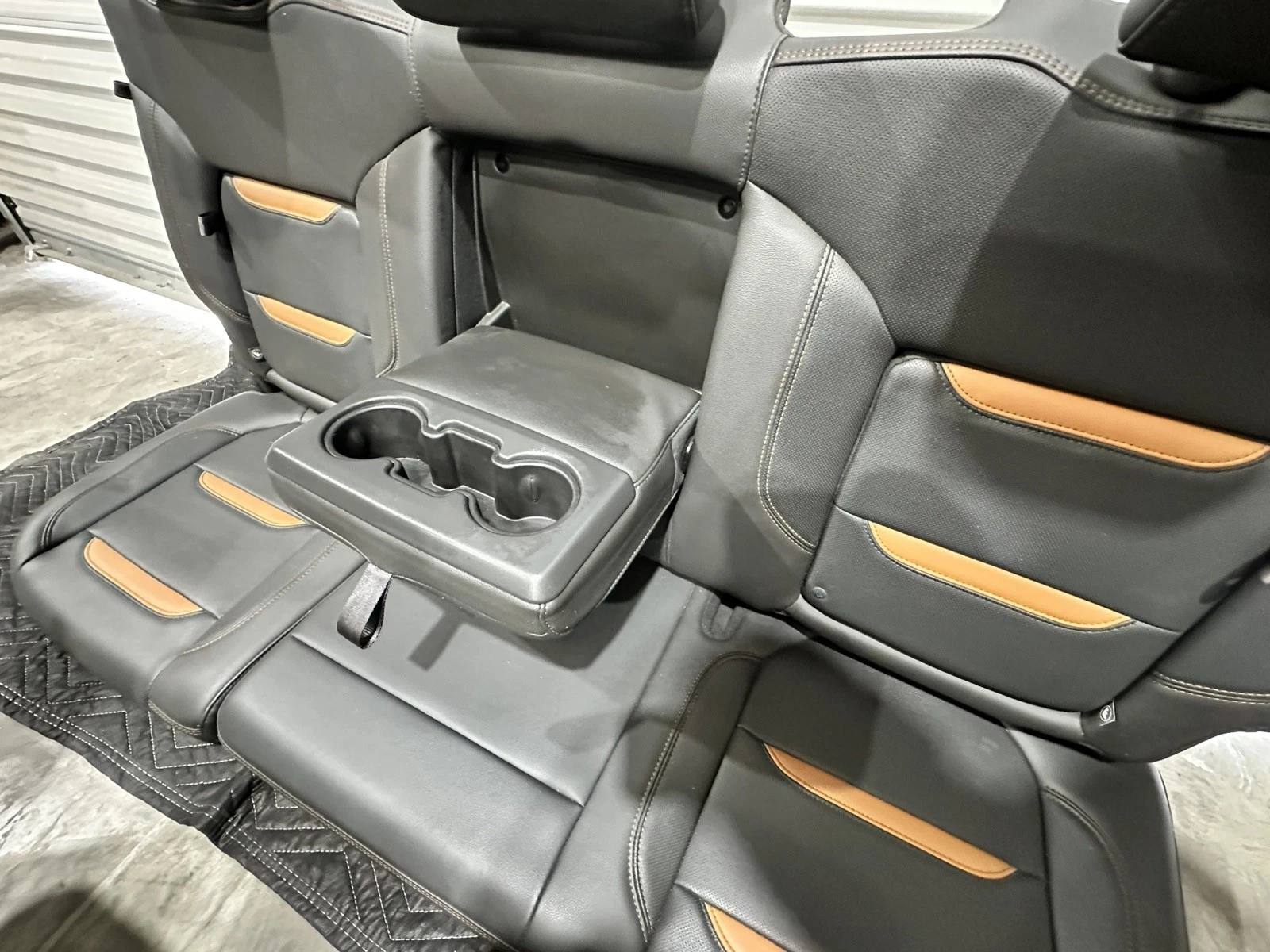 2021 SIERRA AT4 FRONT & REAR LEATHER SEATS BLACK KALAHARI HEATED & COOLED - Image 6
