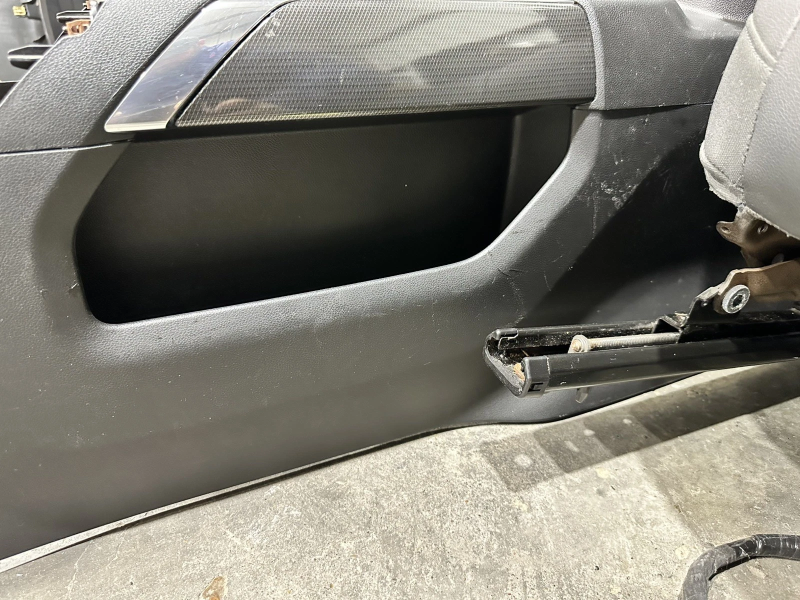 2021 SIERRA AT4 FRONT & REAR LEATHER SEATS BLACK KALAHARI HEATED & COOLED - Image 2