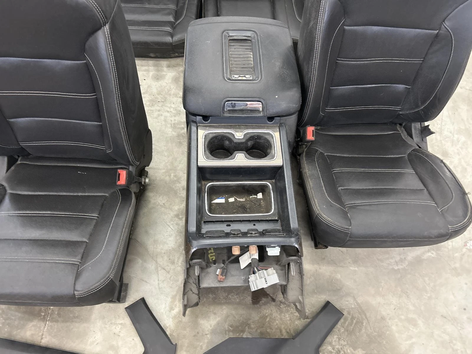 2015-2019 GMC Sierra Denali 2500 Complete Seat Set (Opt AN3) Denali Package. - Image 13
