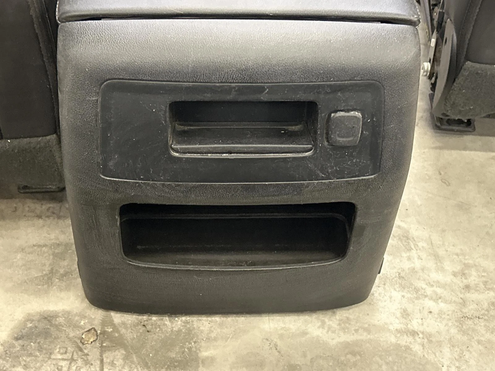 2015-2019 GMC Sierra Denali 2500 Complete Seat Set (Opt AN3) Denali Package. - Image 5