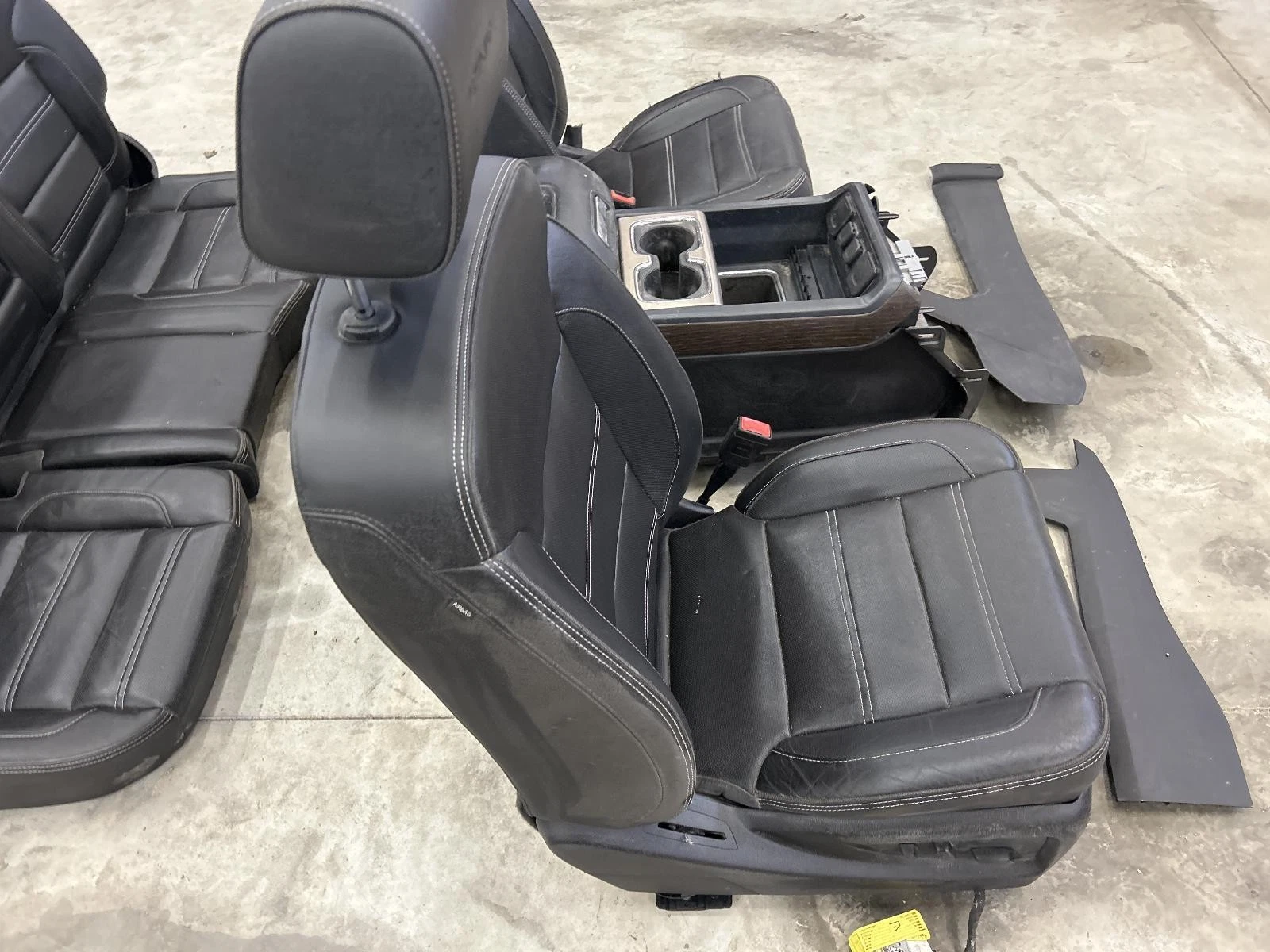 2015-2019 GMC Sierra Denali 2500 Complete Seat Set (Opt AN3) Denali Package. - Image 2