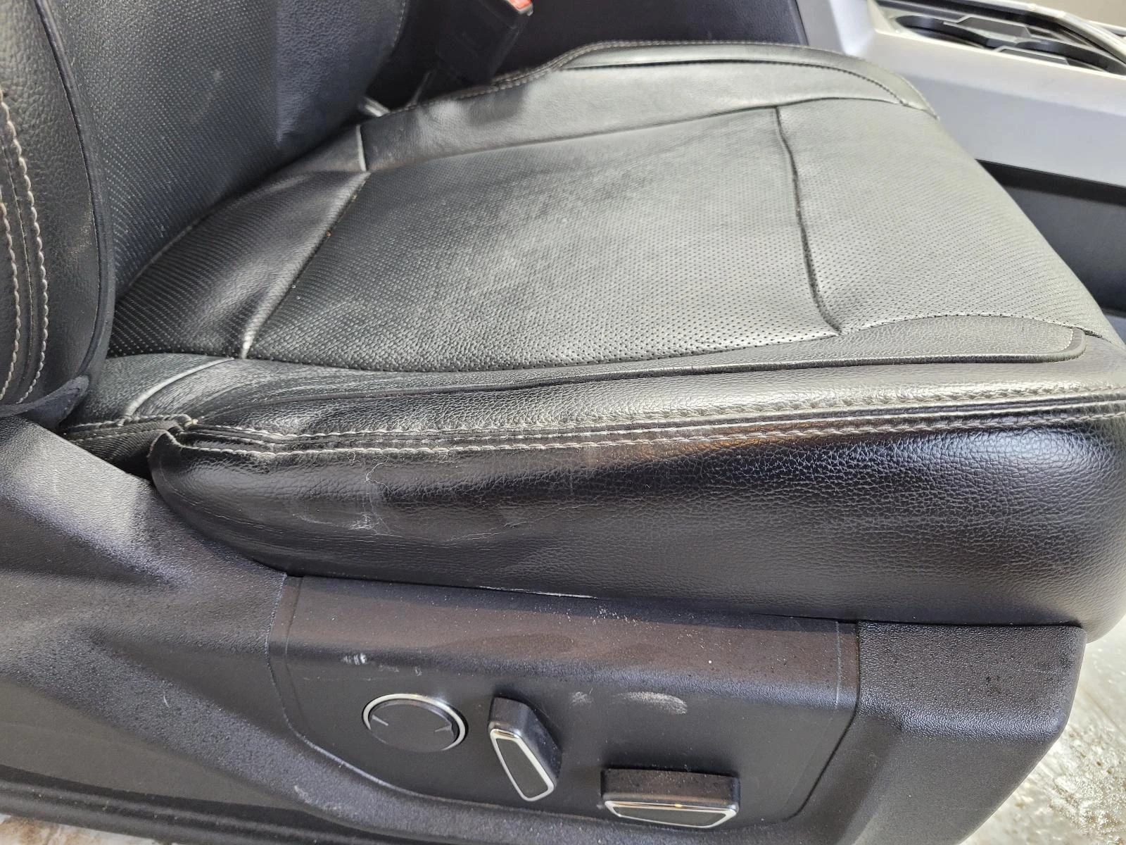 2017-2022 Ford F250-F450 Black Leather Front & Rear Bucket Seats w/Console - Image 13