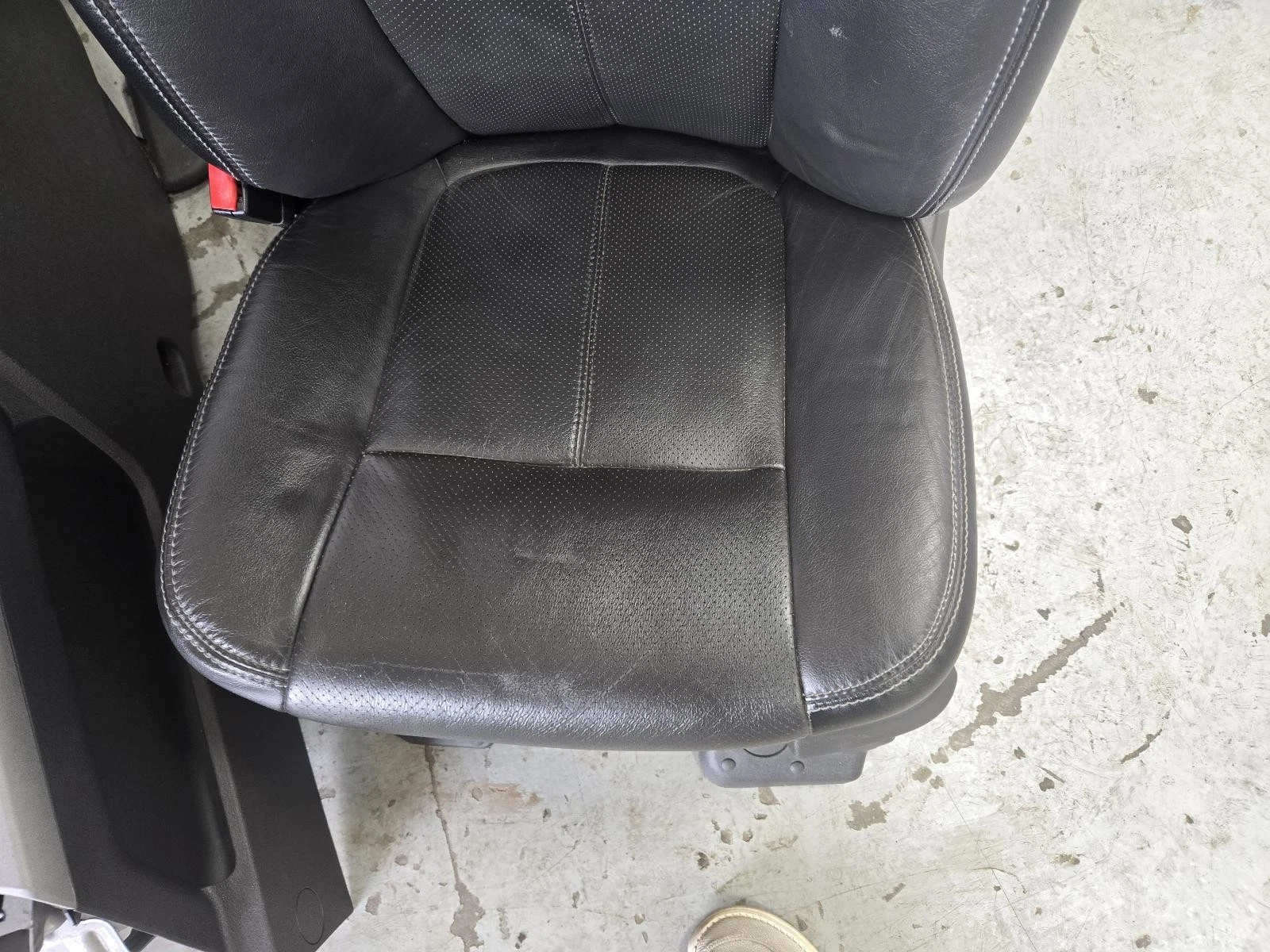2011-2016 Ford F250-F350 Front/Rear Seats w/Center Console, Lariat, Crew Cab - Image 14