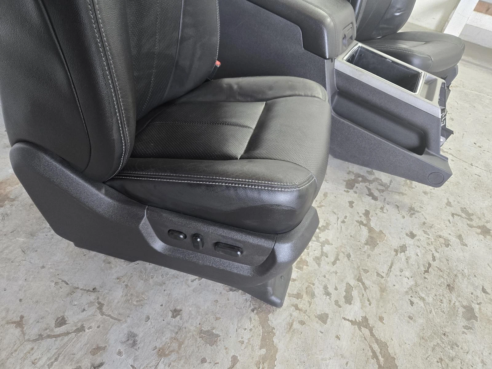 2011-2016 Ford F250-F350 Front/Rear Seats w/Center Console, Lariat, Crew Cab - Image 11