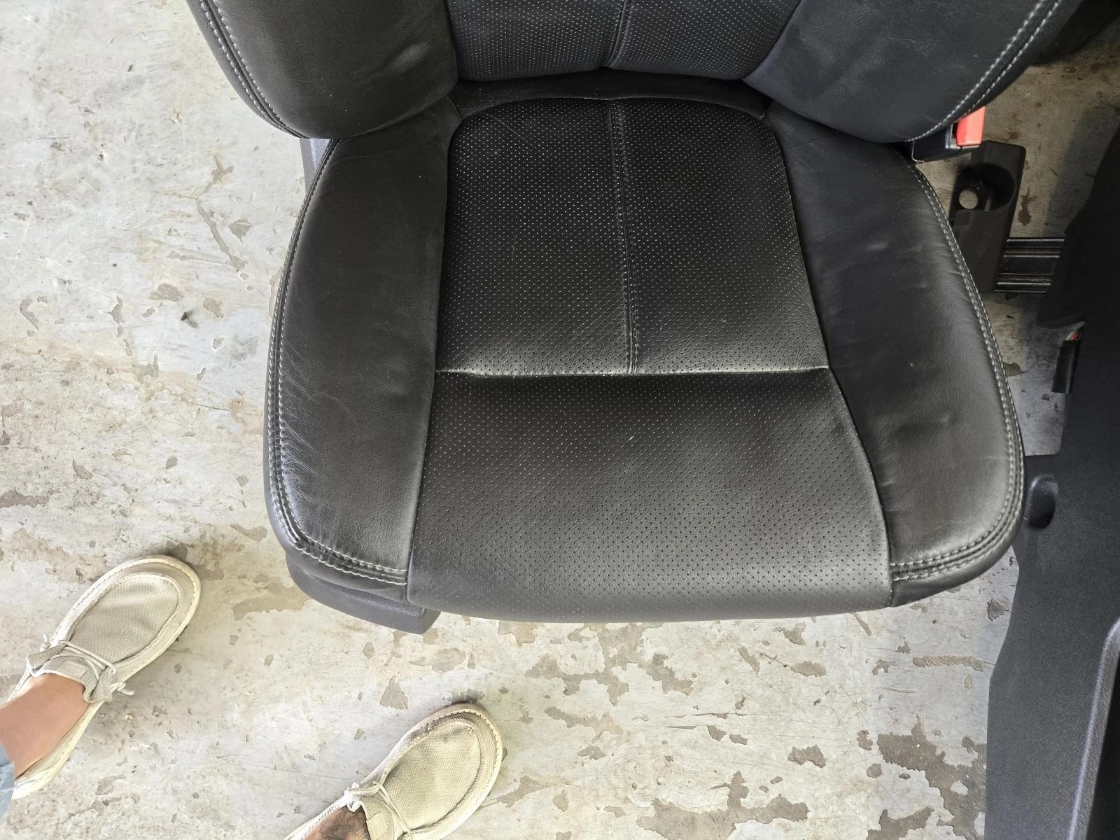 2011-2016 Ford F250-F350 Front/Rear Seats w/Center Console, Lariat, Crew Cab - Image 10