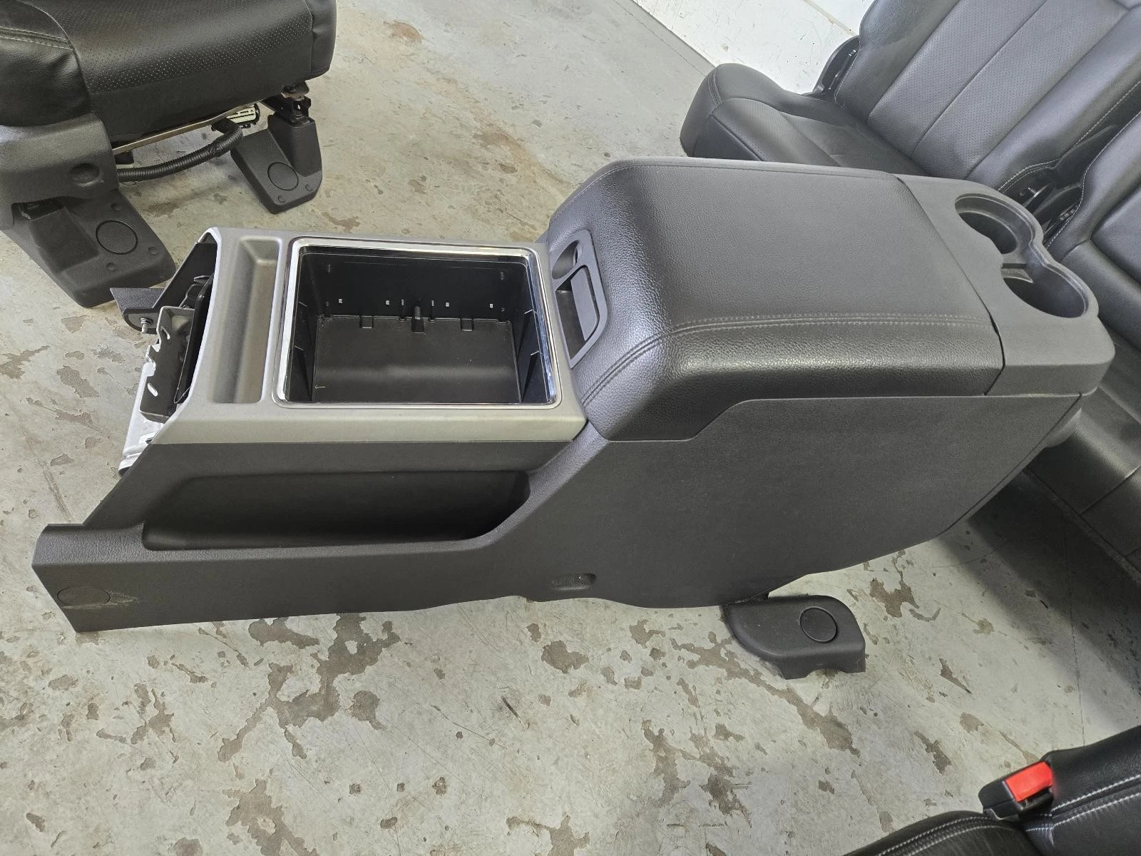 2011-2016 Ford F250-F350 Front/Rear Seats w/Center Console, Lariat, Crew Cab - Image 7