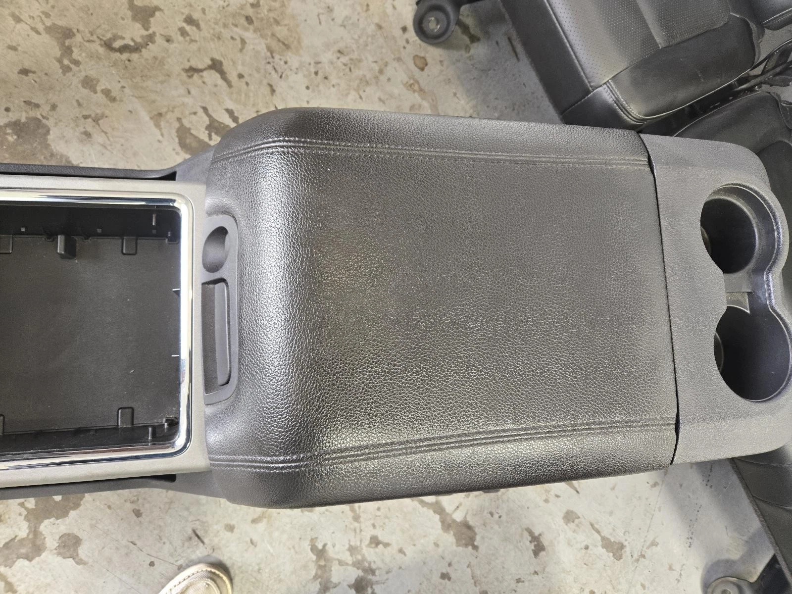 2011-2016 Ford F250-F350 Front/Rear Seats w/Center Console, Lariat, Crew Cab - Image 5