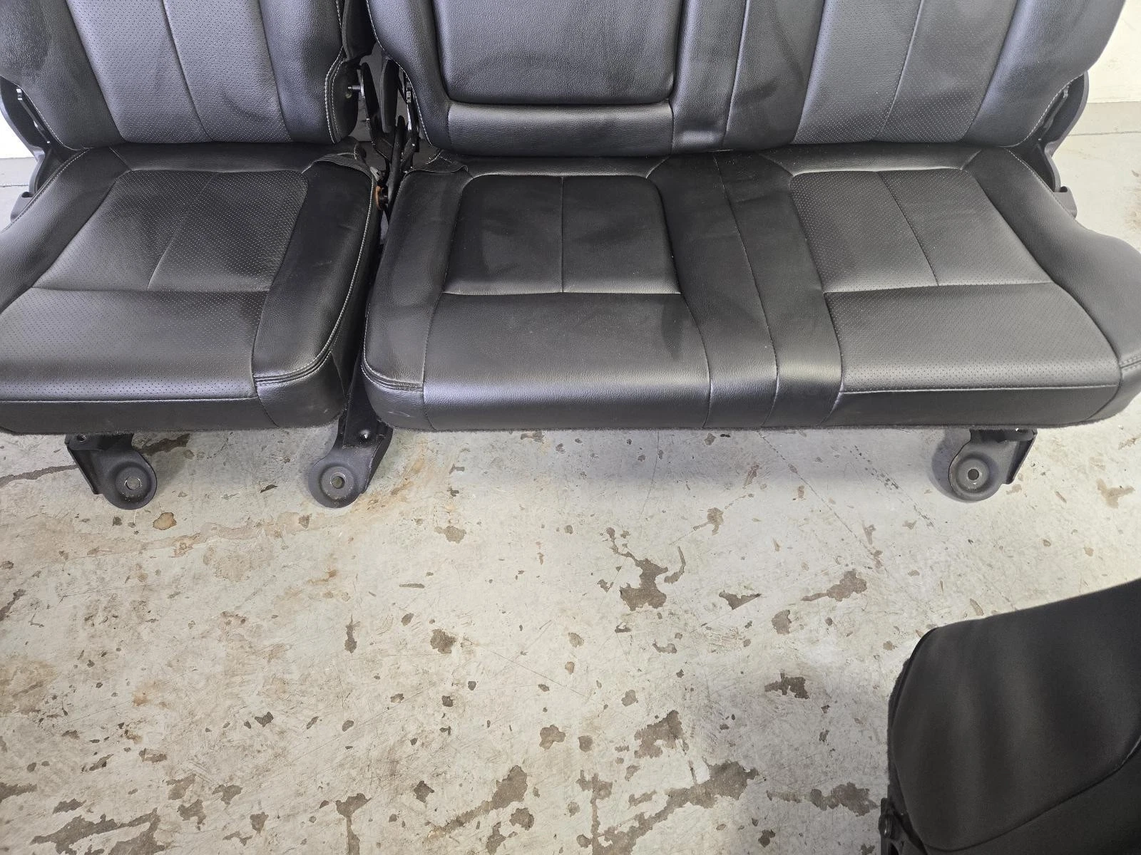 2011-2016 Ford F250-F350 Front/Rear Seats w/Center Console, Lariat, Crew Cab - Image 2