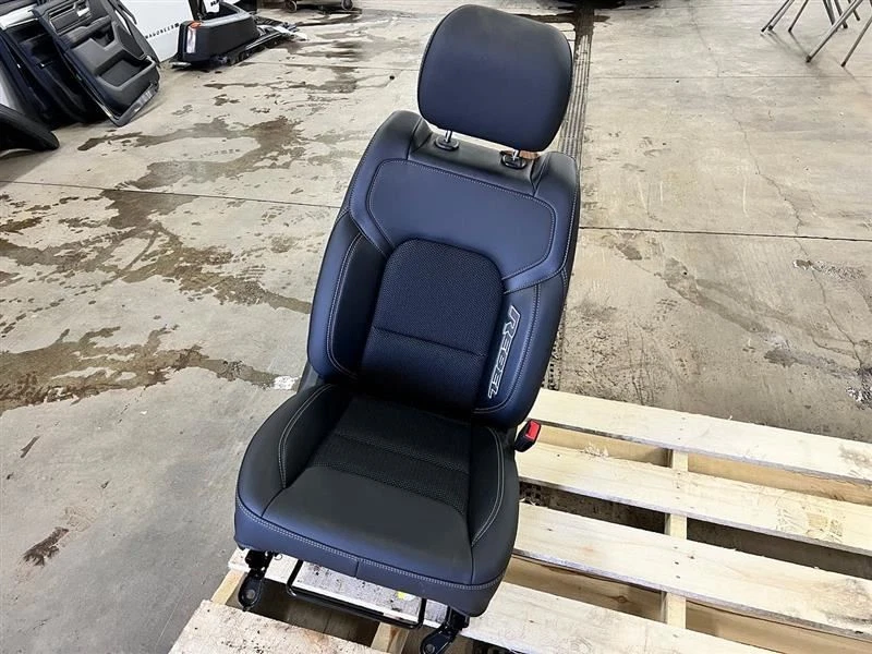 19-23 Ram Rebel 1500 Cloth & Vinyl Low Back Power Bucket Seat Set 2836701 - Image 7